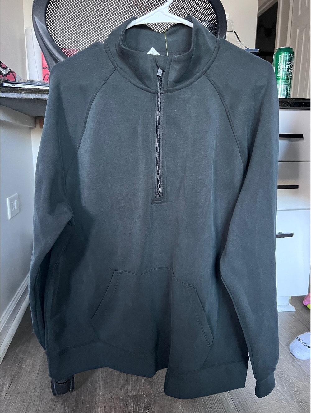 All in motion - Black quarter-zip pullover